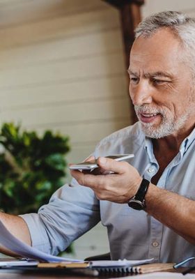 Man using Dragon Professional Anywhere in a lawyers office